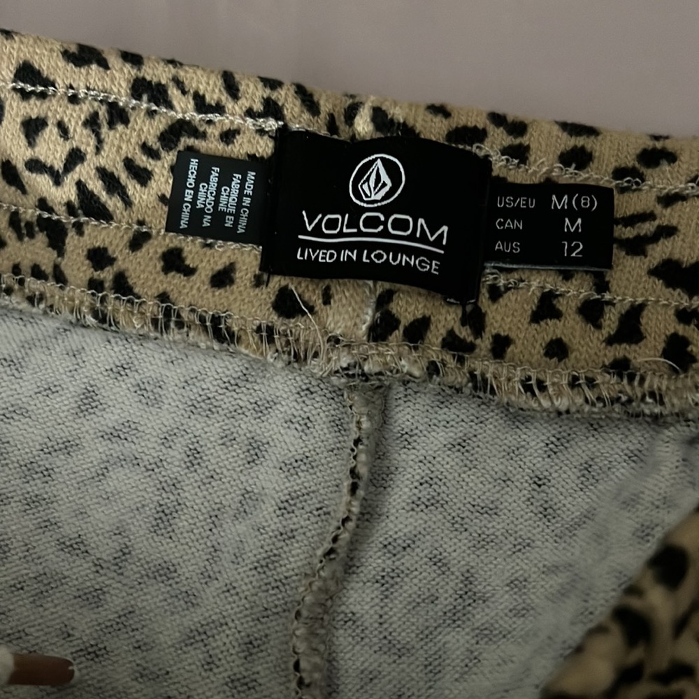 Volcom - Picture 6 of 7